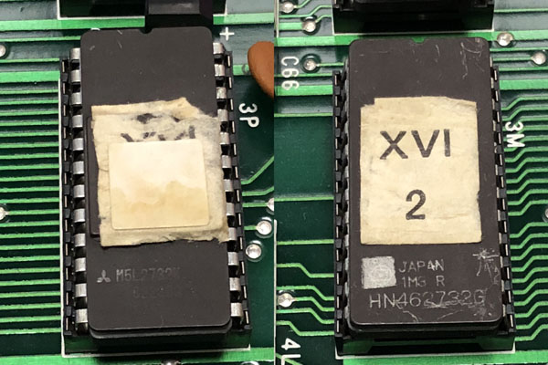 左はシールが破れたのか補修してある XVI 1 の ROM